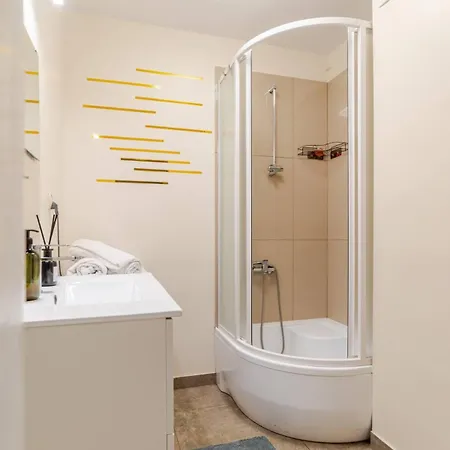 Gem Apartment *